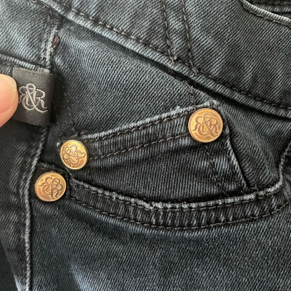 Rock & Republic black stretch skinny jeans - Picture 2 of 5